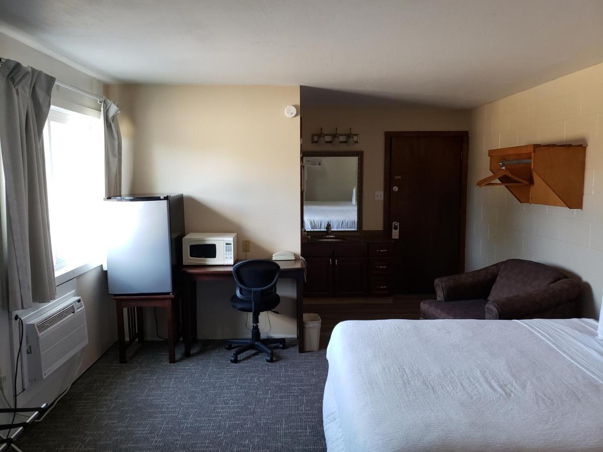 Autumn'S Inn Roundup Extérieur photo
